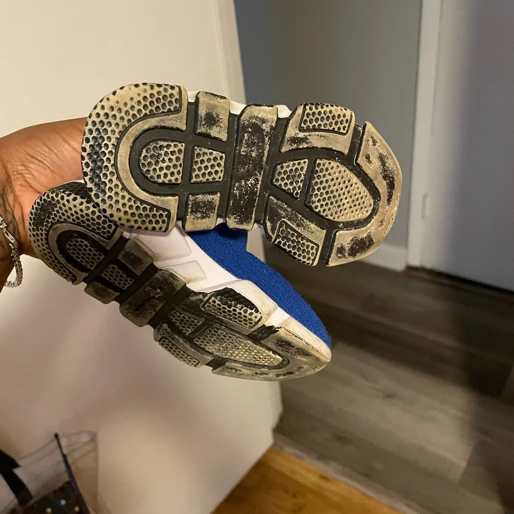 Balenciaga - Picture 3 of 3